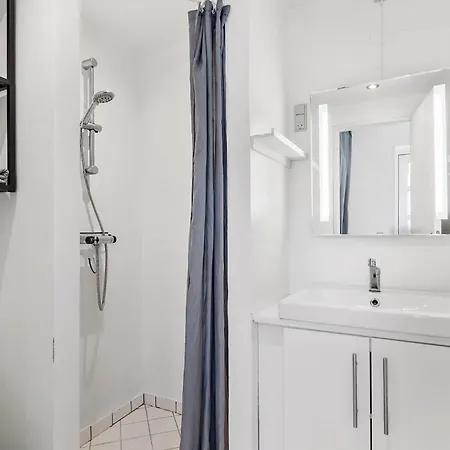 2 Bedroom Stunning In Apartamento *